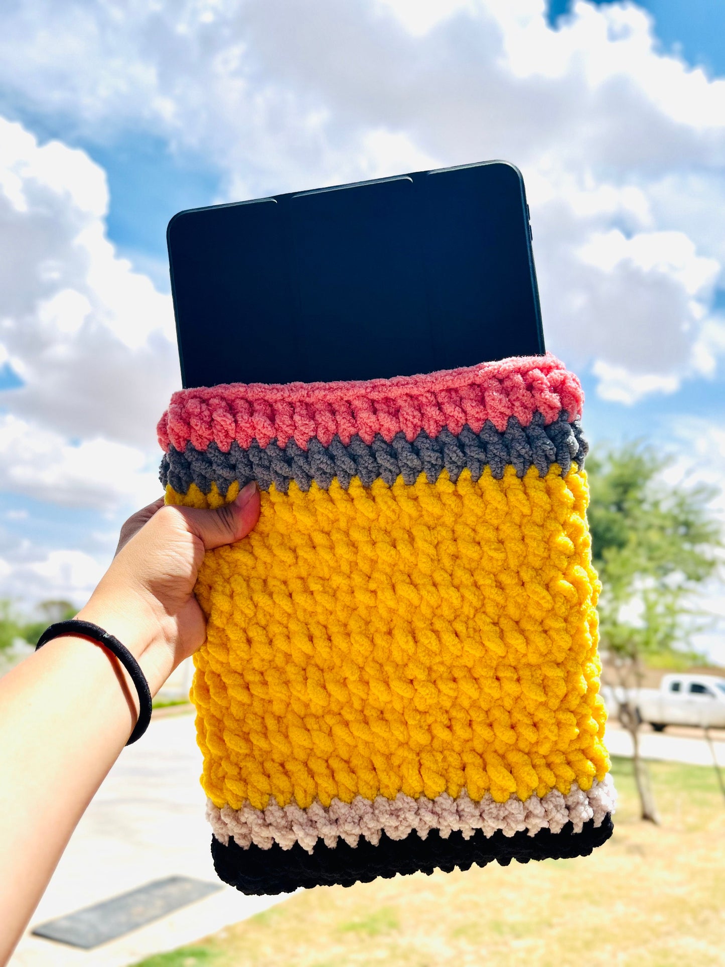 Book cover / sleeve and IPad CROCHET DIGITAL PATTERN - no sew